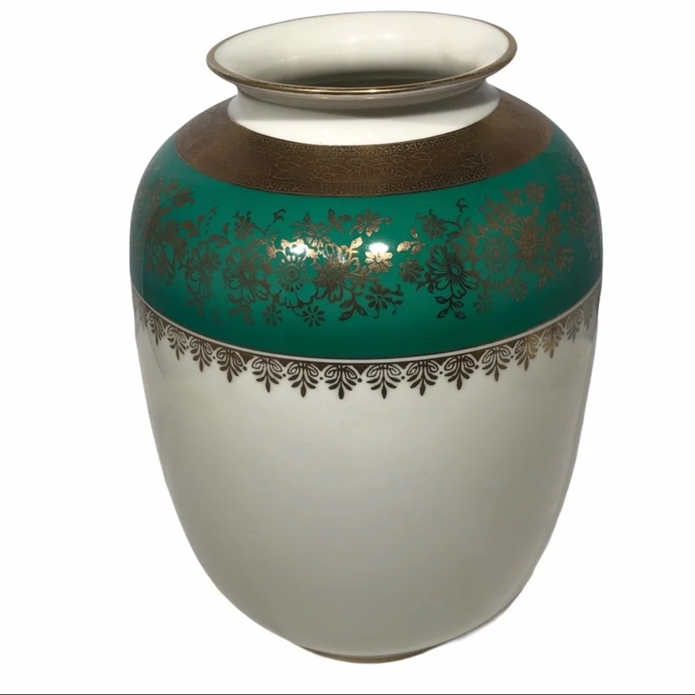 VINTAGE ESCHEBACH OF GERMANY 1945 WHITE, GREEN & GOLD PORCELAIN VASE